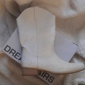 Dream Pairs Women's Cream Heeled Boots